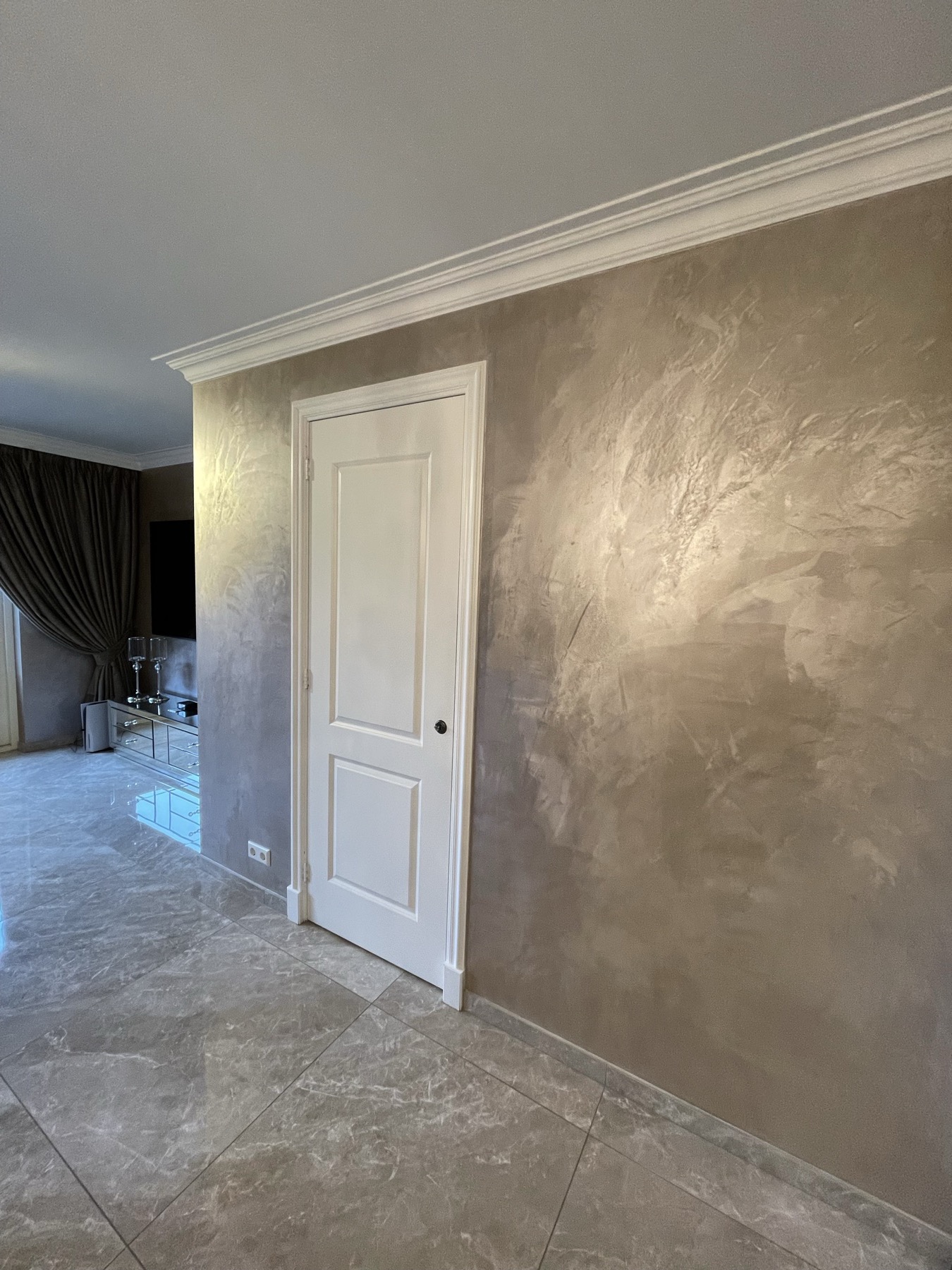 Showroom Hands of Luxury met Pearlescent Paint kleurstalen in verschillende tinten